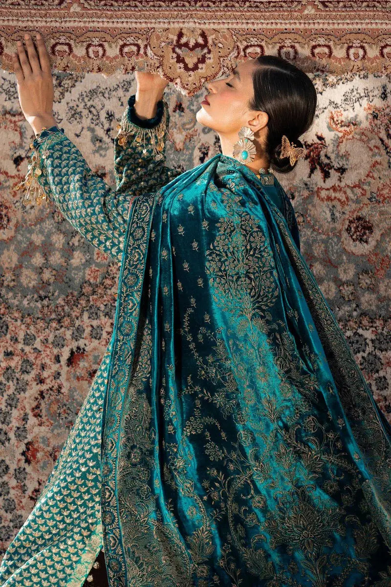 Sana Safinaz | Winter Luxury 23 | S231-007A-DE - Pakistani Designer Dress - by Sana Safinaz | Type: Luxury - 100% Original at Saira Sultan