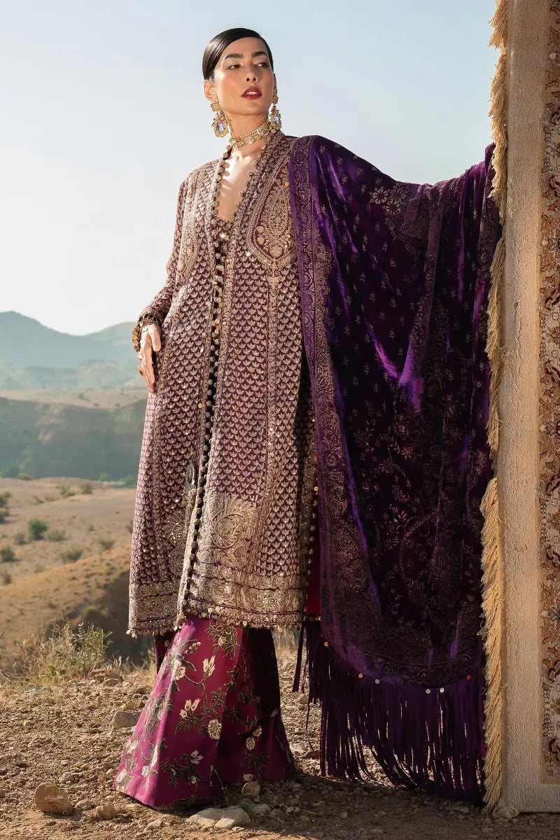 Sana Safinaz | Winter Luxury 23 | S231-007B-DE - Pakistani Designer Dress - by Sana Safinaz | Type: Luxury - 100% Original at Saira Sultan