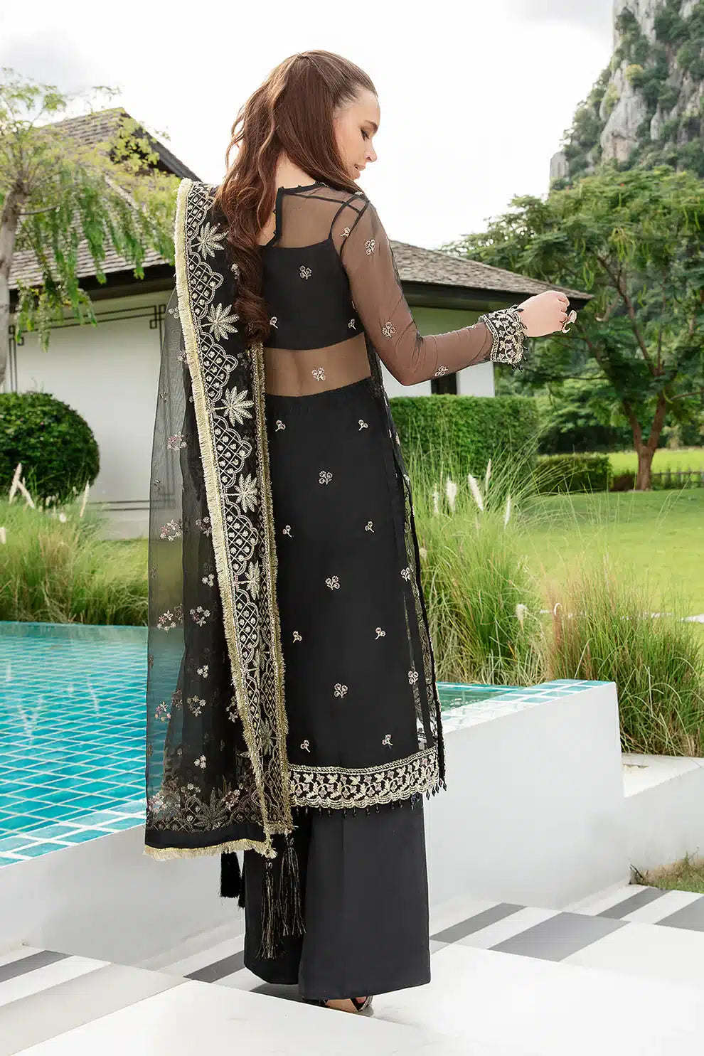 Saad Shaikh | Luminous Formals 23 | Fleur - Pakistani Designer Dress - by Saad Shaikh | Type: Formal - 100% Original at Saira Sultan