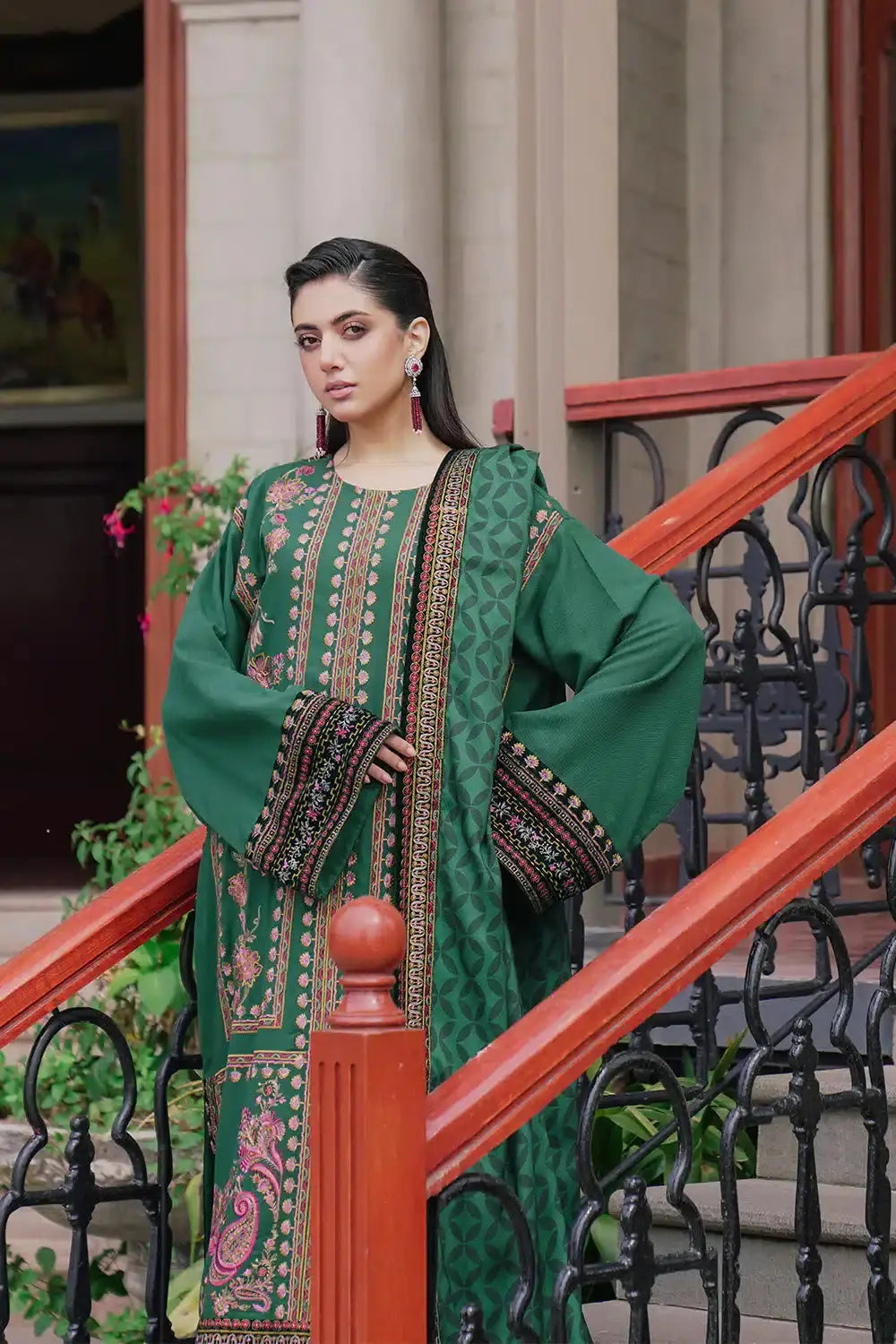 Saira Rizwan | Winter 23 | ISMAT SR-01 - Pakistani Designer Dress - by Saira Rizwan | Type: Luxury - 100% Original at Saira Sultan