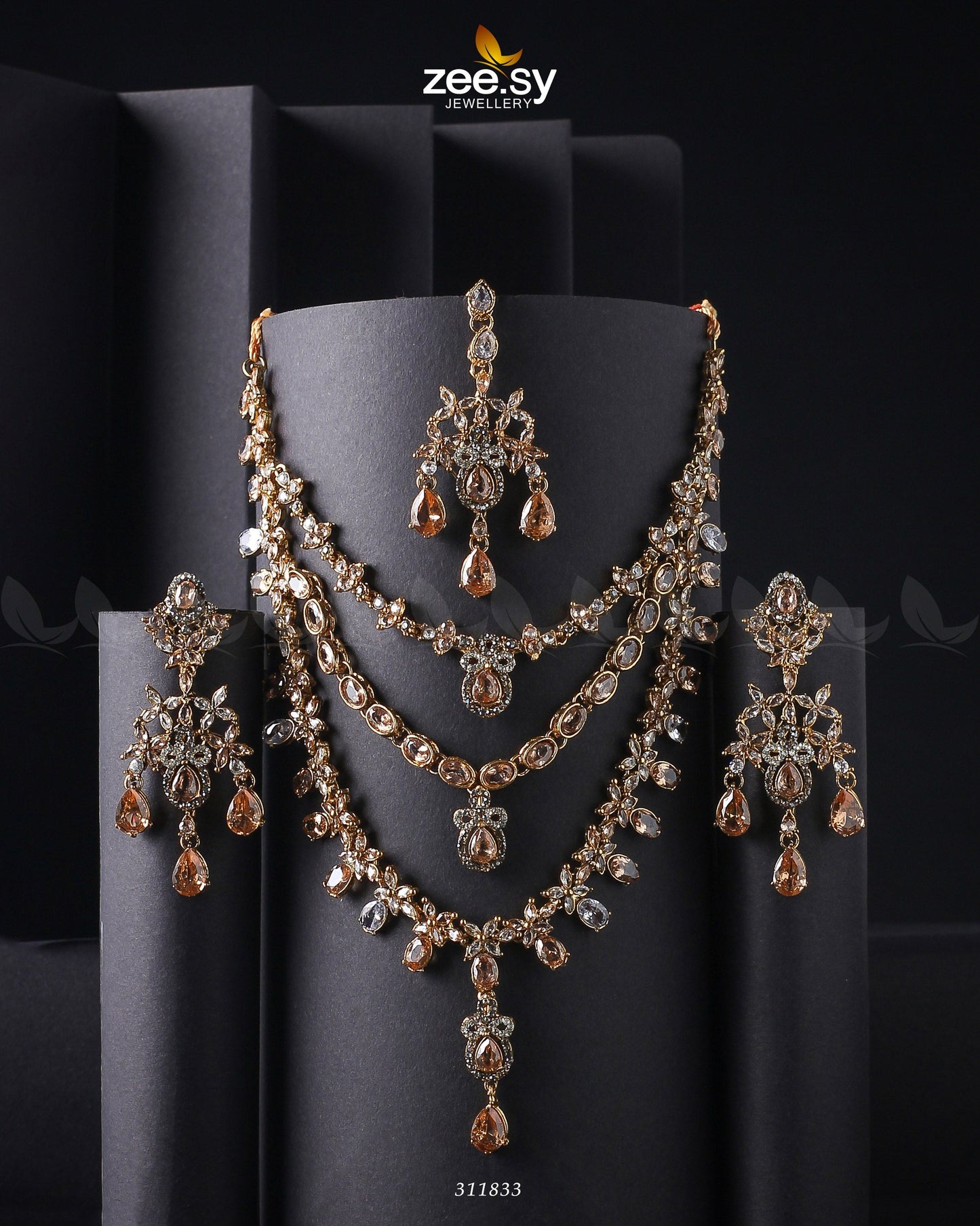 Sonya's Necklace Set Golden Champagne