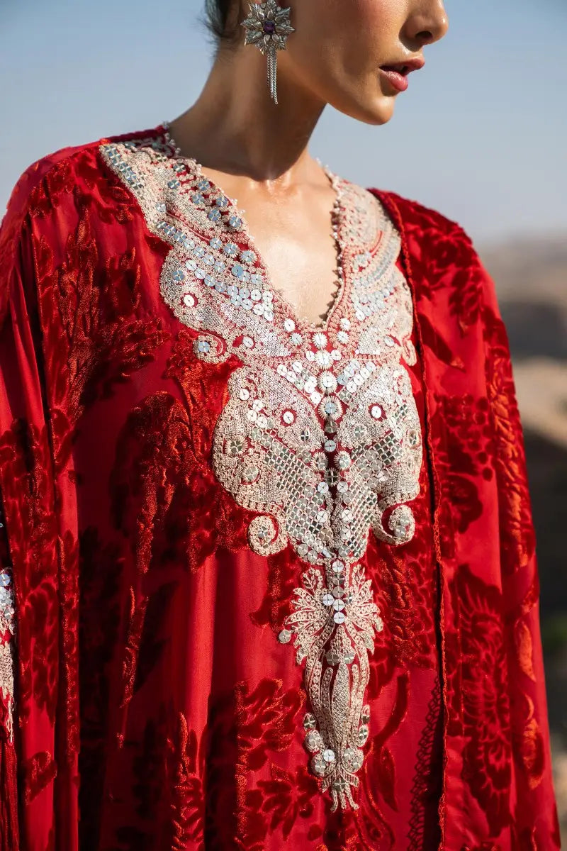Sana Safinaz | Winter Luxury 23 | V231-001-DD - Pakistani Designer Dress - by Sana Safinaz | Type: Luxury - 100% Original at Saira Sultan