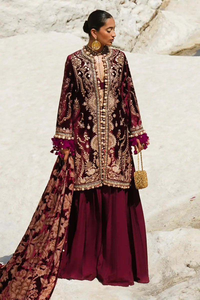 Sana Safinaz | Winter Luxury 23 | V231-003-CP - Pakistani Designer Dress - by Sana Safinaz | Type: Luxury - 100% Original at Saira Sultan