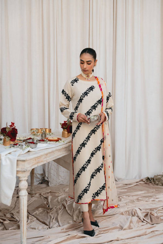 Vintage | Eid Edit 24 | Izna - Pakistani Designer Dress - by Vintage | Type: Luxury - 100% Original at Saira Sultan