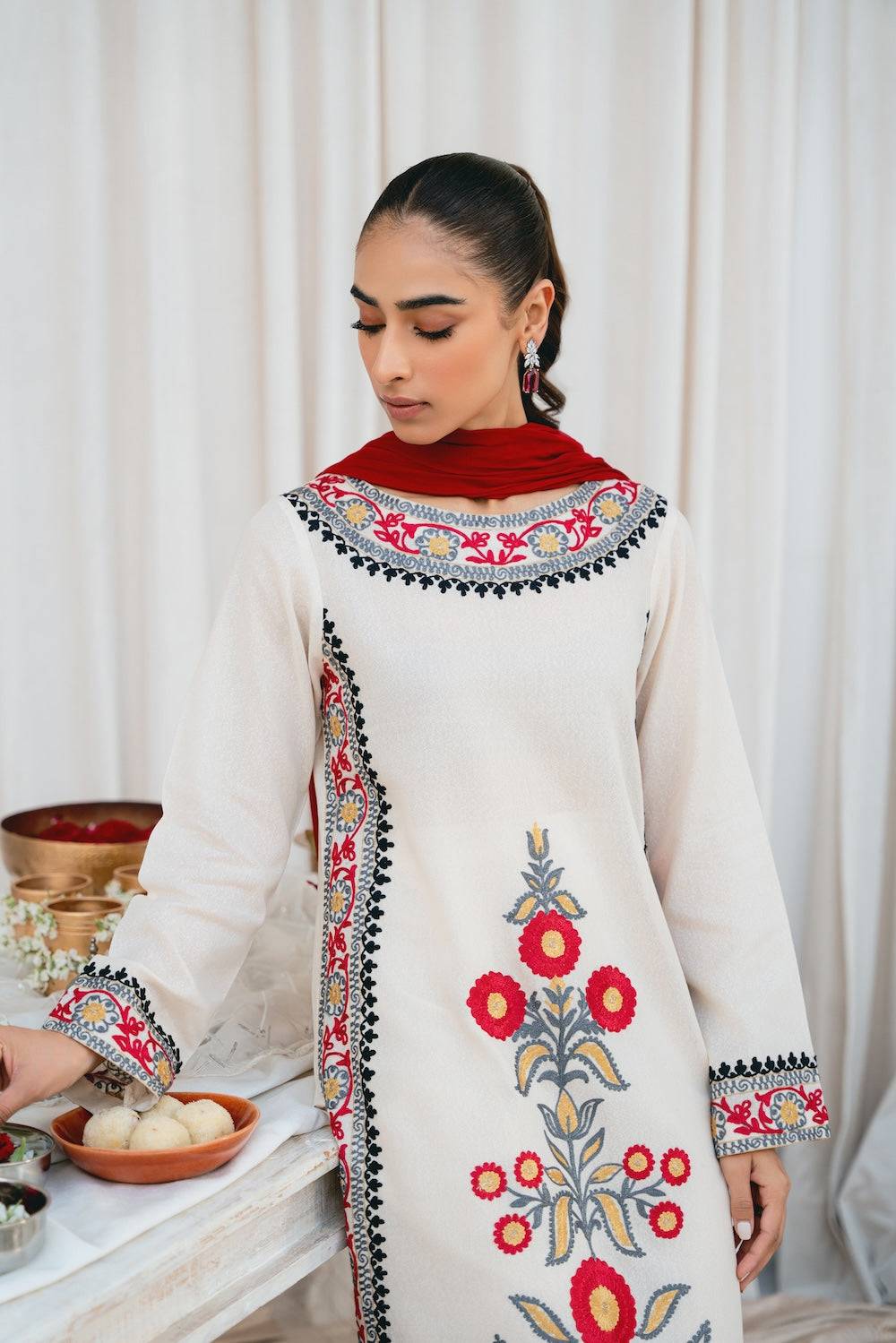 Vintage | Eid Edit 24 | Sohaina - Pakistani Designer Dress - by Vintage | Type: Luxury - 100% Original at Saira Sultan