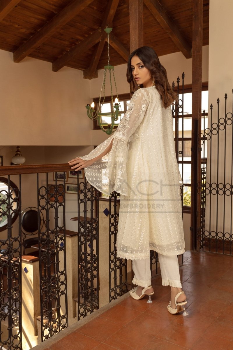 Panache | Pret | White Mystique M