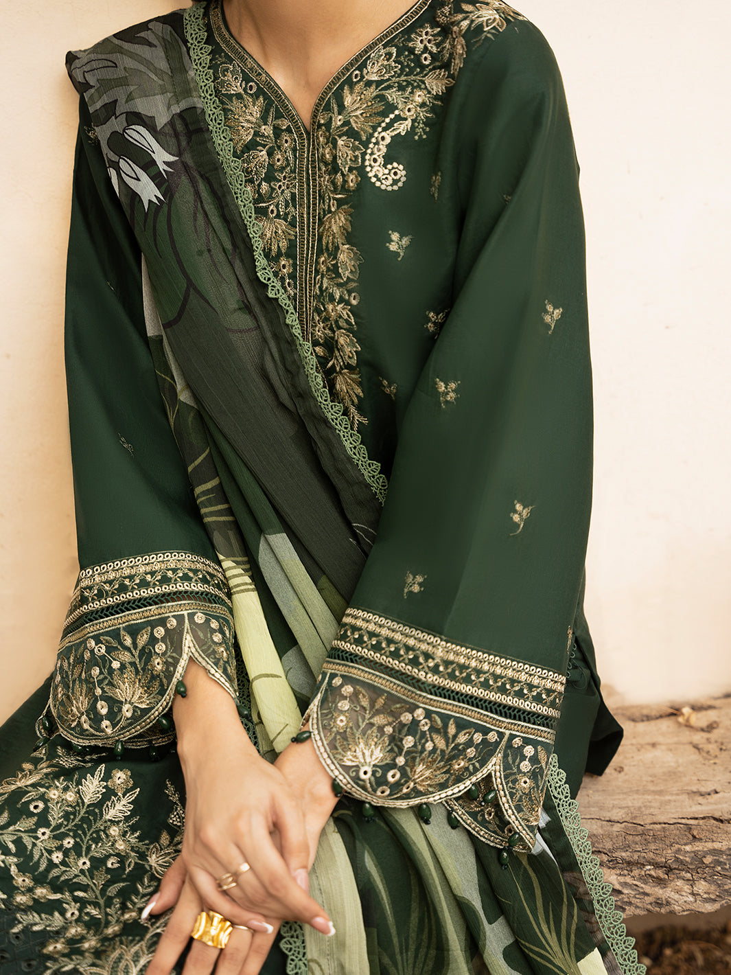 Izel | Dastak Luxury Lawn | ZAIB M Bottle Green Lawn