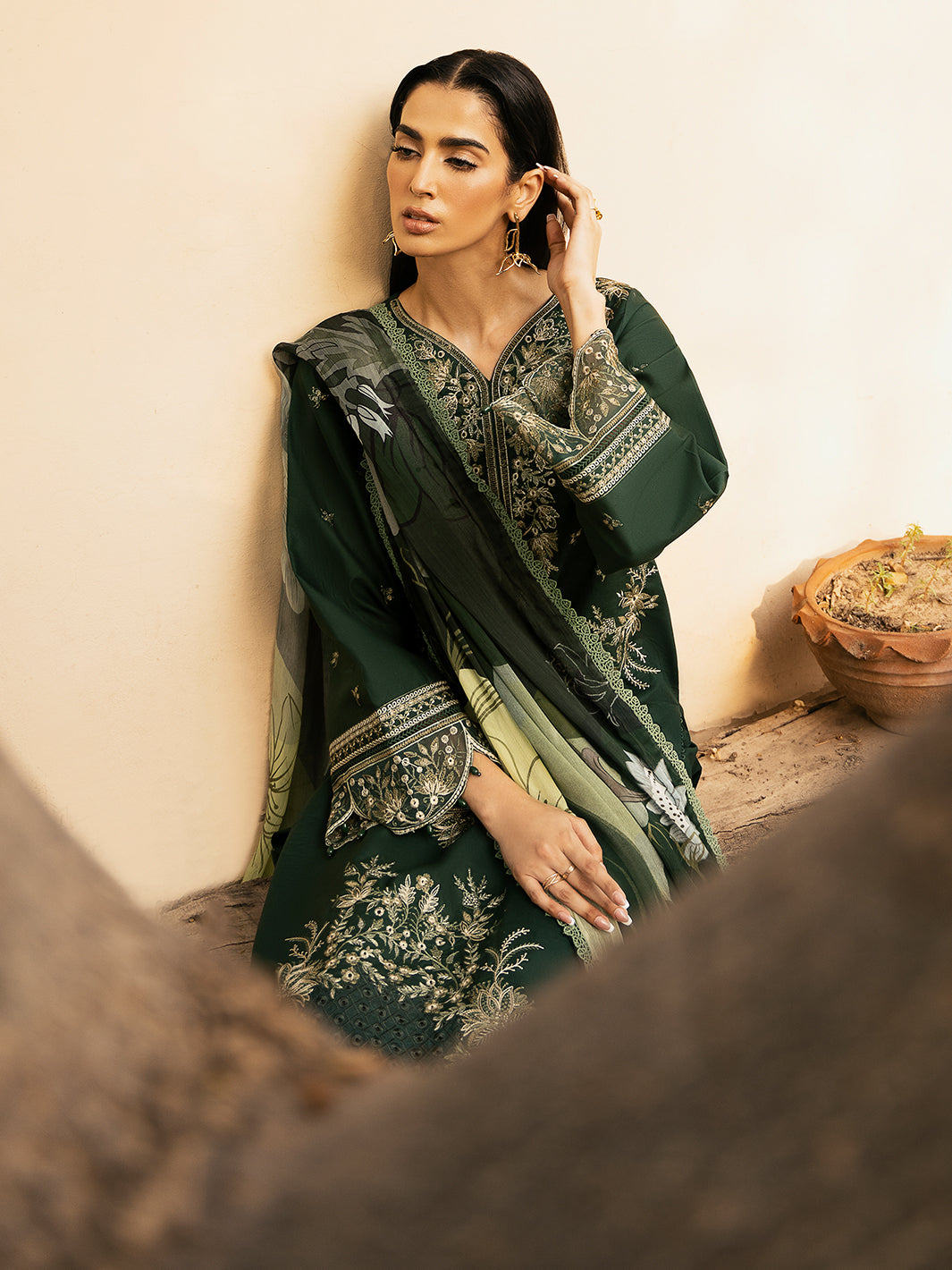 Izel | Dastak Luxury Lawn | ZAIB XL Bottle Green Lawn