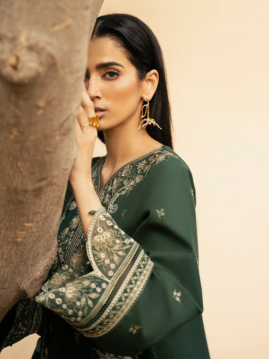 Izel | Dastak Luxury Lawn | ZAIB L Bottle Green Lawn
