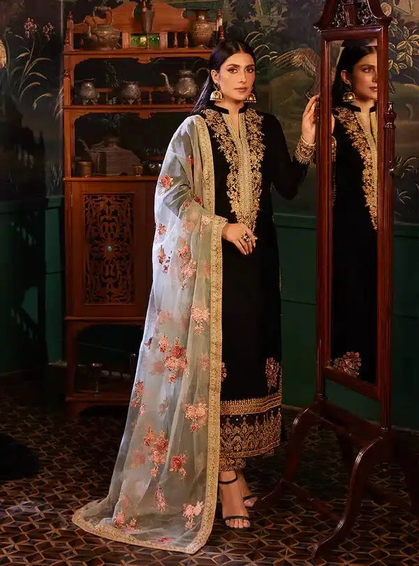 Zainab Chottani | Luxury Velvet Collection 23 | Andleep - Pakistani Designer Dress - by Zainab Chottani | Type: Formal - 100% Original at Saira Sultan