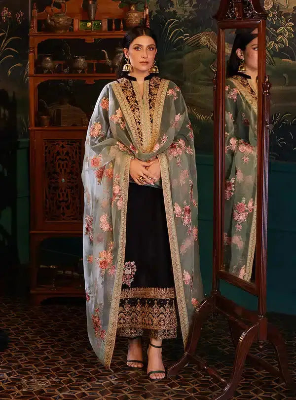 Zainab Chottani | Luxury Velvet Collection 23 | Andleep - Pakistani Designer Dress - by Zainab Chottani | Type: Formal - 100% Original at Saira Sultan
