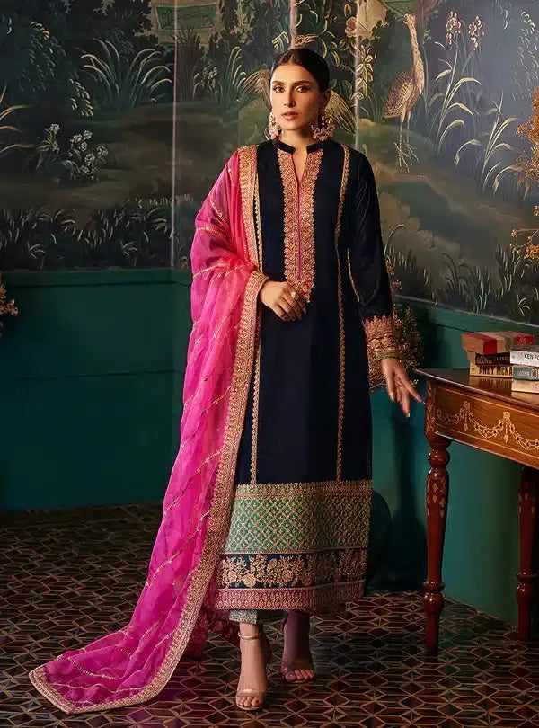 Zainab Chottani | Luxury Velvet Collection 23 | Amira - Pakistani Designer Dress - by Zainab Chottani | Type: Formal - 100% Original at Saira Sultan