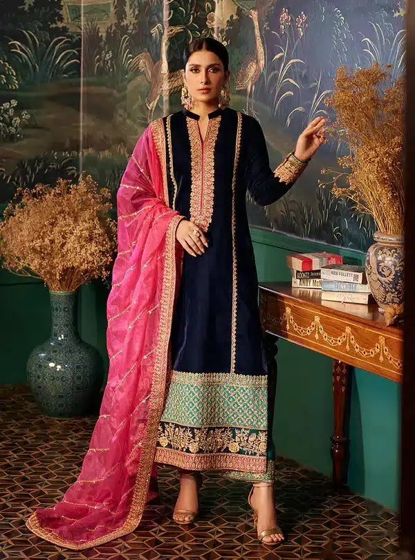Zainab Chottani | Luxury Velvet Collection 23 | Amira - Pakistani Designer Dress - by Zainab Chottani | Type: Formal - 100% Original at Saira Sultan