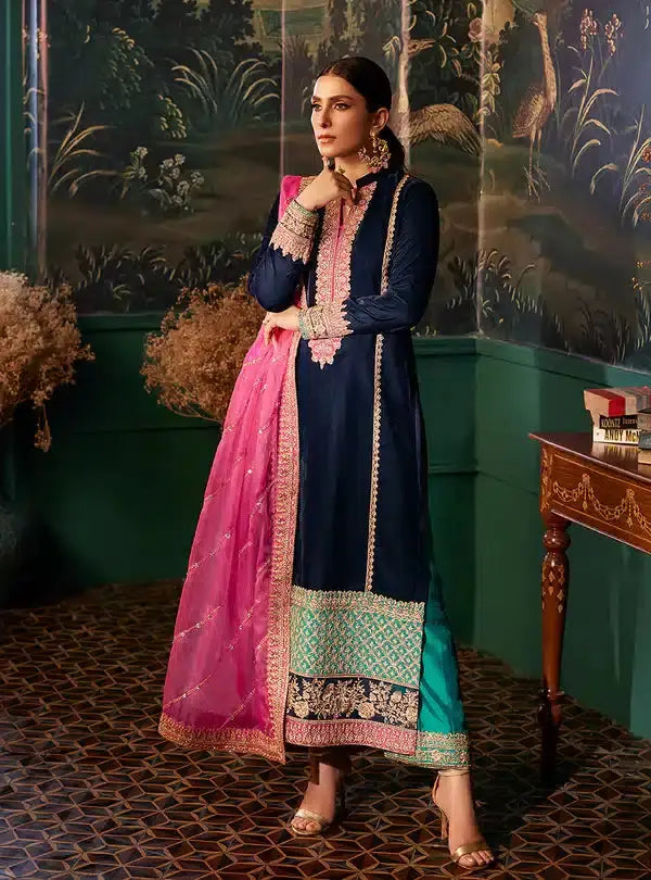 Zainab Chottani | Luxury Velvet Collection 23 | Amira - Pakistani Designer Dress - by Zainab Chottani | Type: Formal - 100% Original at Saira Sultan