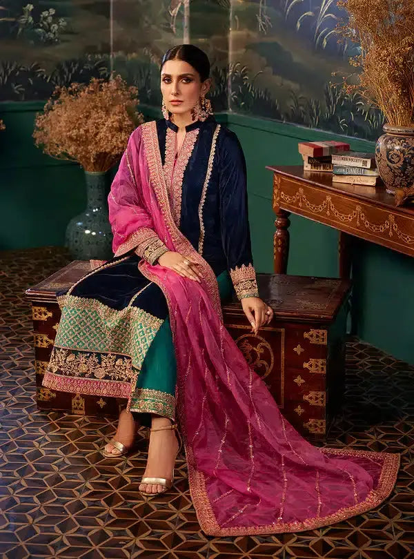 Zainab Chottani | Luxury Velvet Collection 23 | Amira - Pakistani Designer Dress - by Zainab Chottani | Type: Formal - 100% Original at Saira Sultan