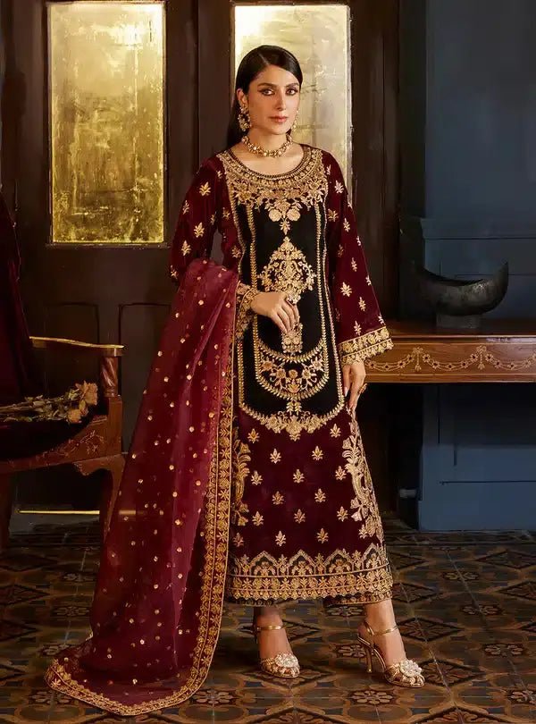 Zainab Chottani | Luxury Velvet Collection 23 | Ziba - Pakistani Designer Dress - by Zainab Chottani | Type: Formal - 100% Original at Saira Sultan