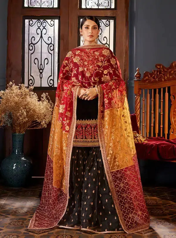 Zainab Chottani | Luxury Velvet Collection 23 | Mehr Mah - Pakistani Designer Dress - by Zainab Chottani | Type: Formal - 100% Original at Saira Sultan