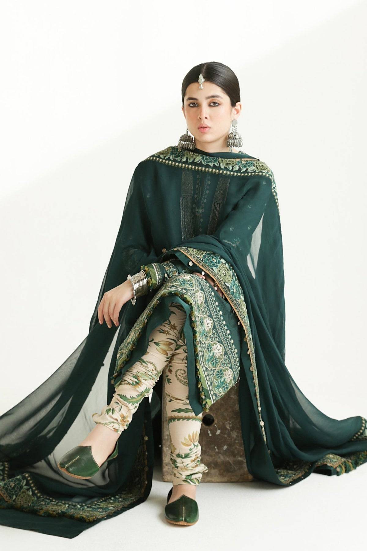 Zara Shahjahan | Luxury Lawn 24 | PARSA-9B - Pakistani Designer Dress - by Zara Sahjahan | Type: Luxury - 100% Original at Saira Sultan