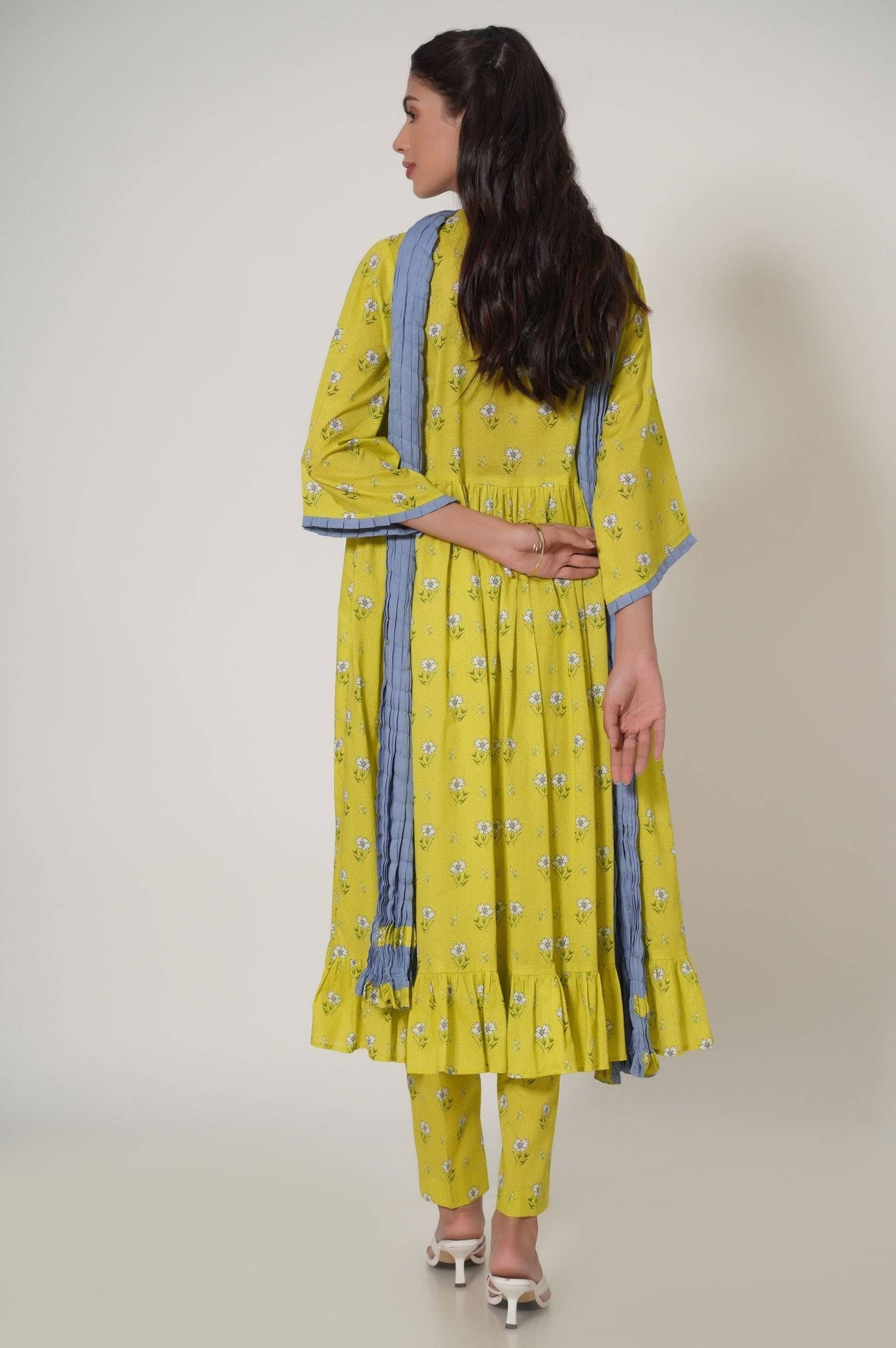Zeen | Summer Collection 24 | 33616 - Pakistani Designer Dress - by Zeen | Type: Luxury - 100% Original at Saira Sultan