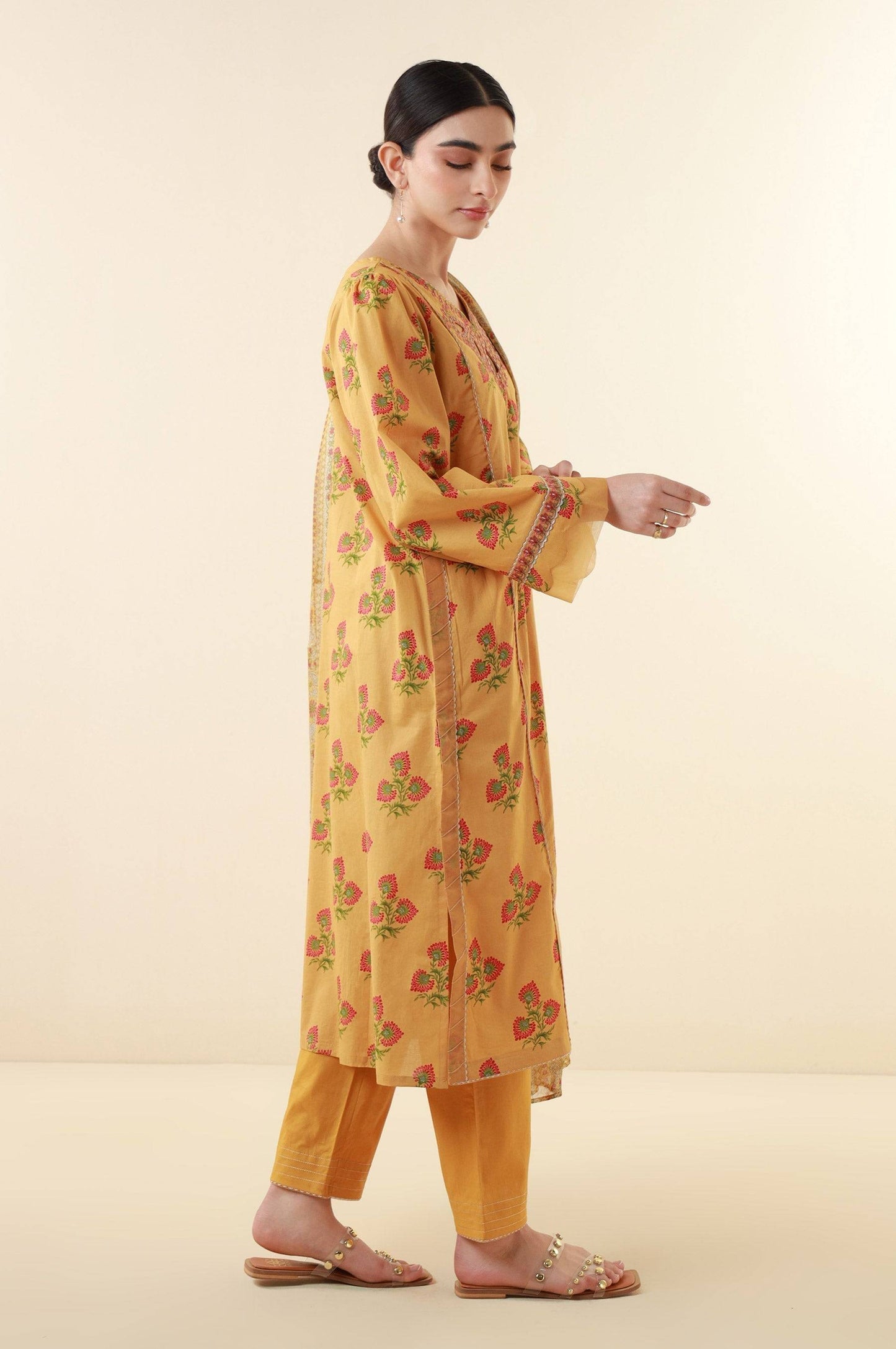 Zeen | Summer Collection 24 | 34209 - Pakistani Designer Dress - by Zeen | Type: Luxury - 100% Original at Saira Sultan
