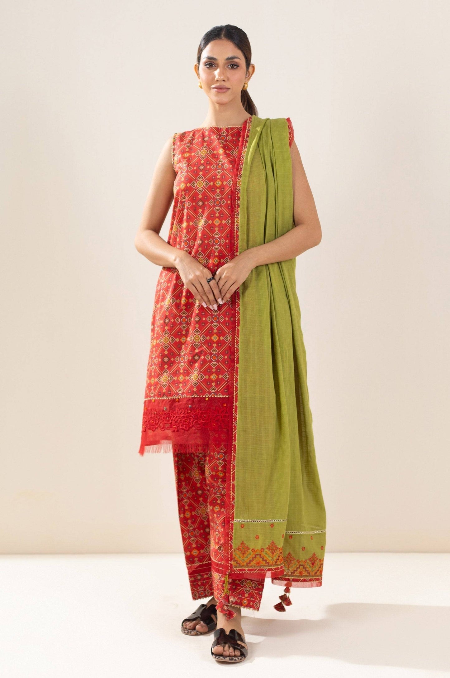 Zeen | Summer Collection 24 | 34213 - Pakistani Designer Dress - by Zeen | Type: Luxury - 100% Original at Saira Sultan