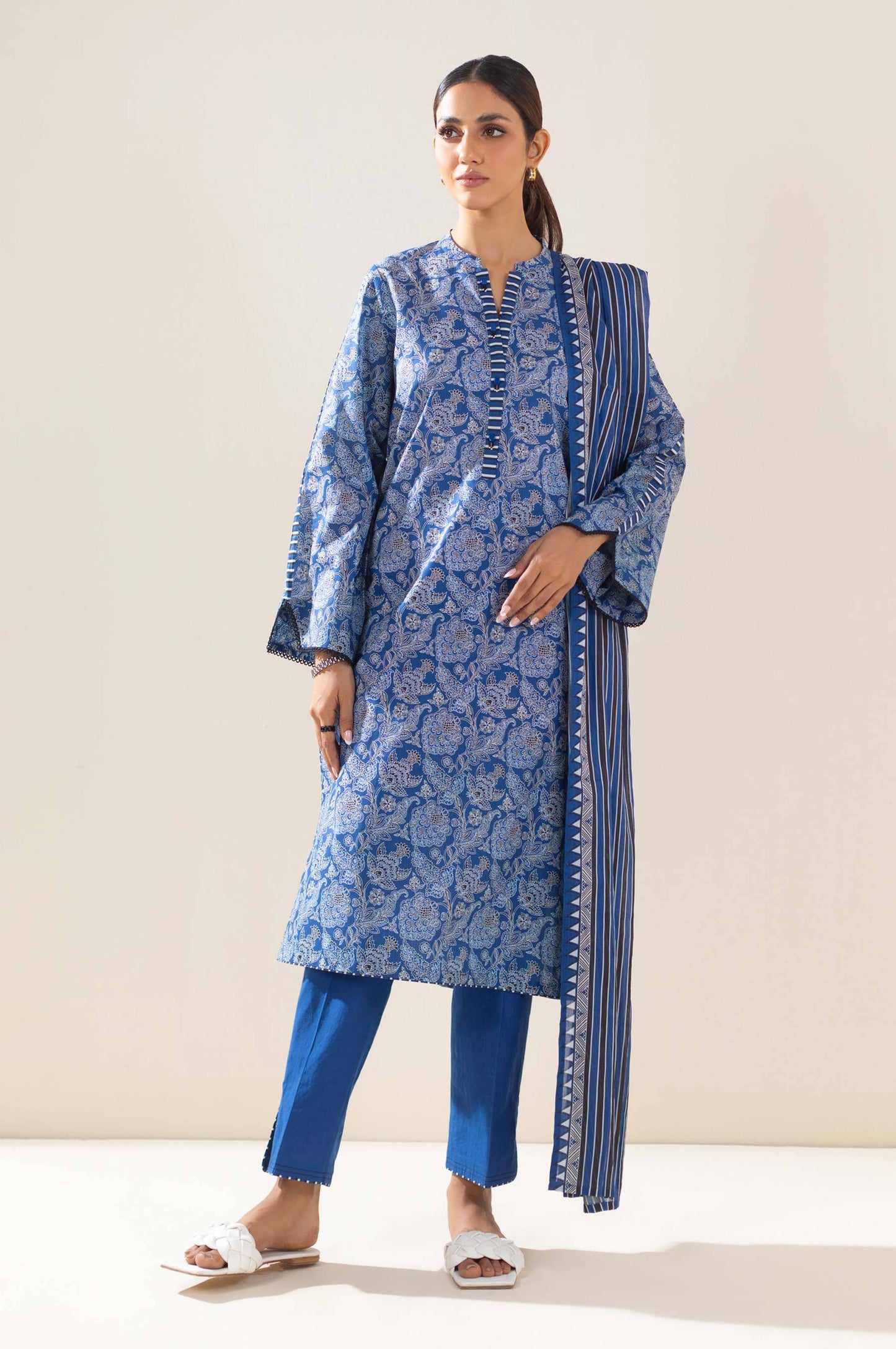 Zeen | Summer Collection 24 | 34230 - Pakistani Designer Dress - by Zeen | Type: Luxury - 100% Original at Saira Sultan