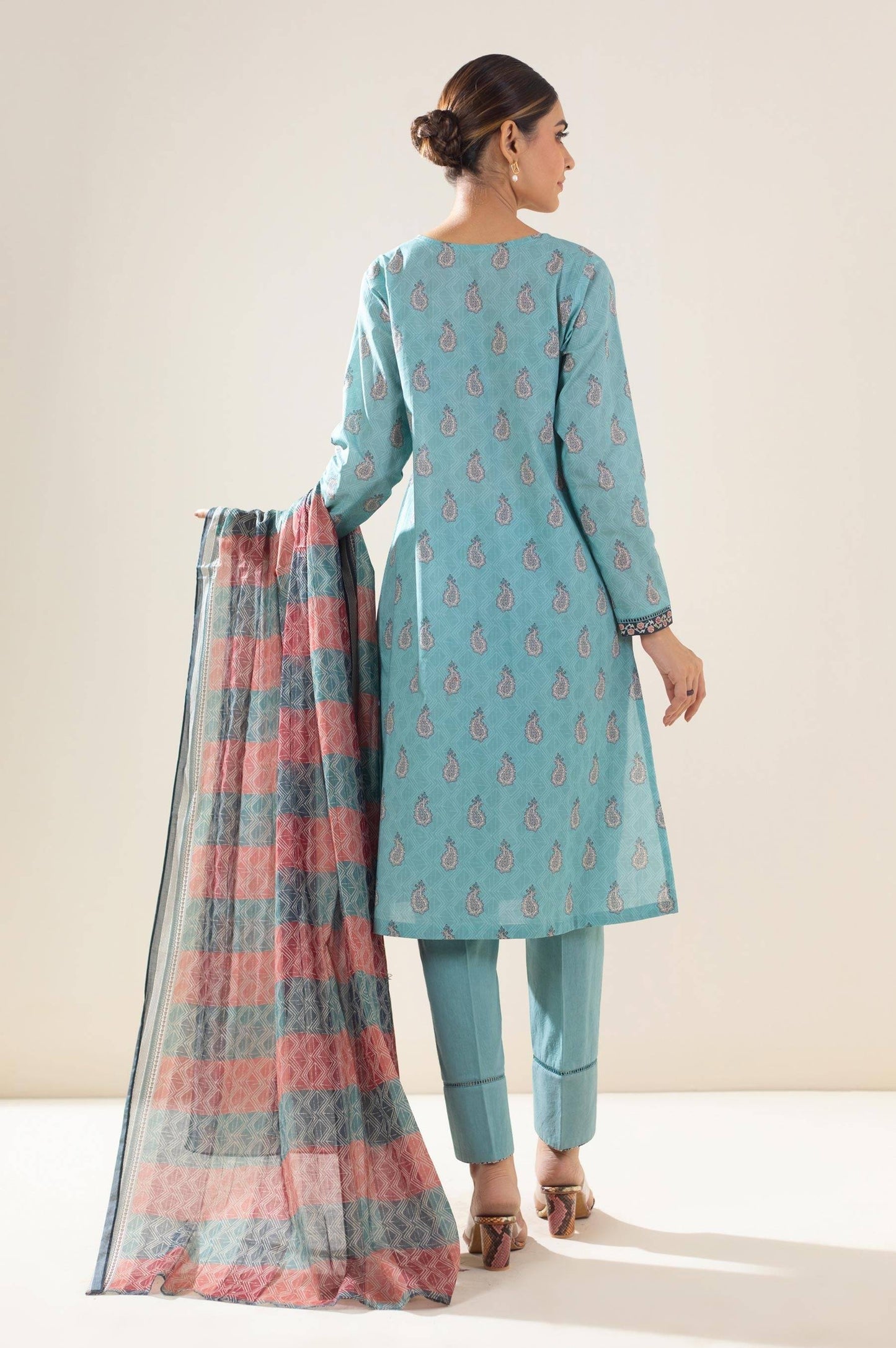 Zeen | Summer Collection 24 | 34233 - Pakistani Designer Dress - by Zeen | Type: Luxury - 100% Original at Saira Sultan