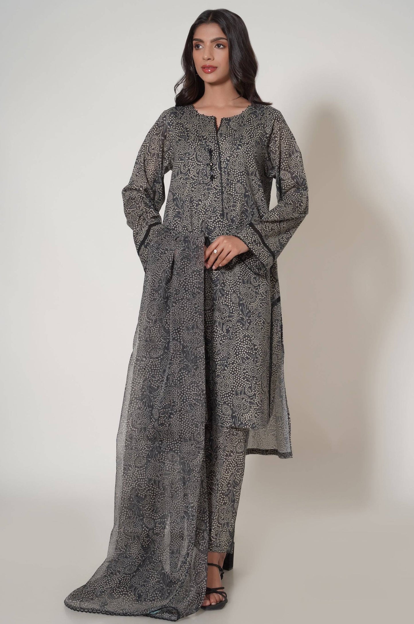 Zeen | Summer Collection 24 | 33623 - Pakistani Designer Dress - by Zeen | Type: Luxury - 100% Original at Saira Sultan