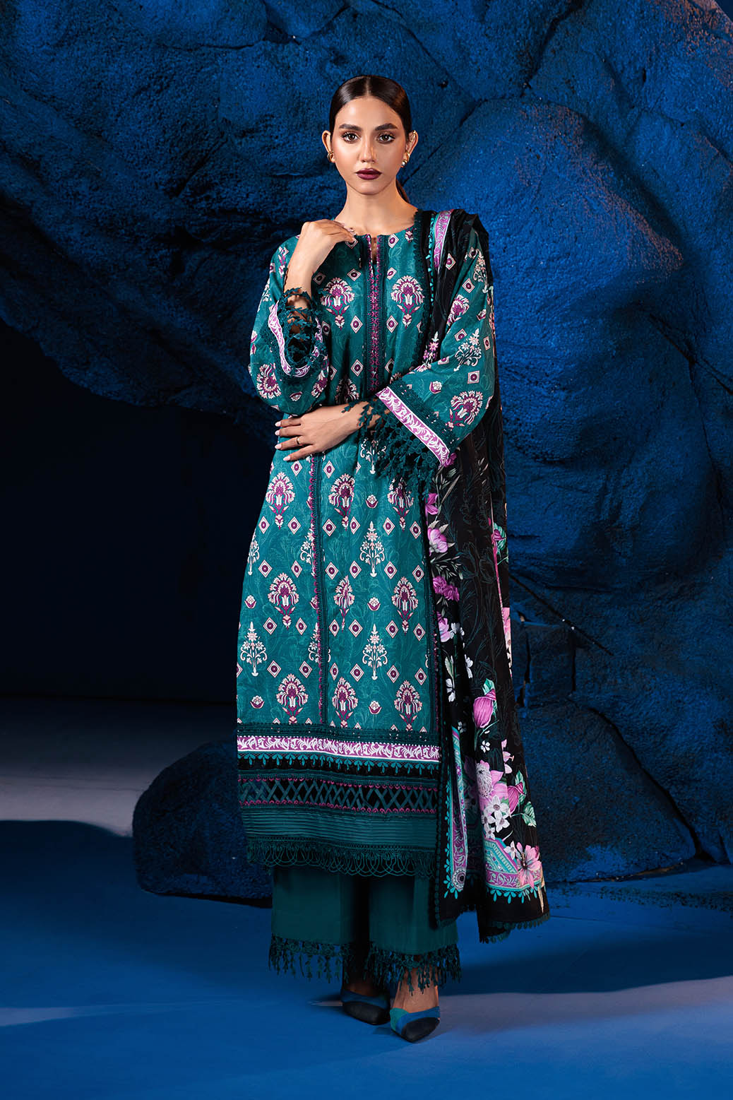 Bonanza Satrangi | Kay A King 3 Pc (2W24BP3P33)