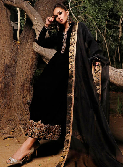 Zainab Chottani | Semi Formals | MYSTERIOUS SHADOW - Pakistani Designer Dress - by Zainab Chottani | Type: Formal - 100% Original at Saira Sultan