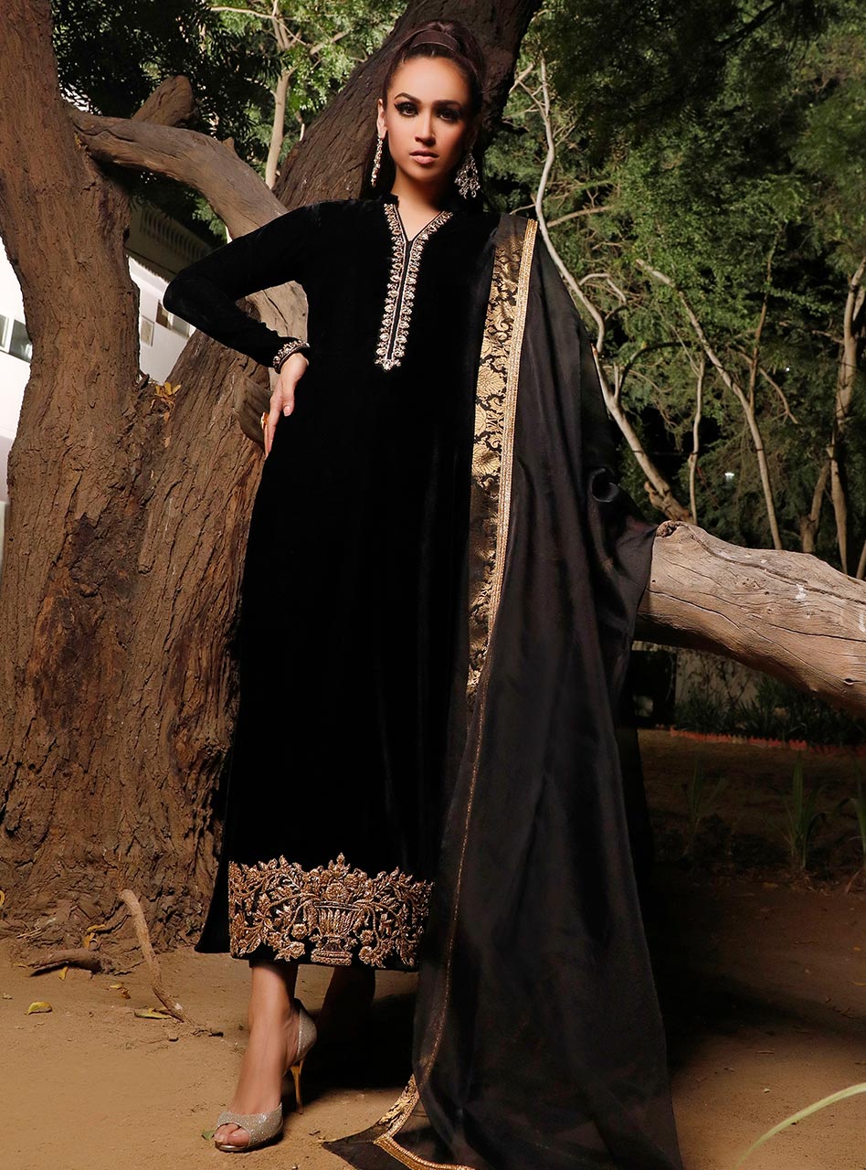 Zainab Chottani | Semi Formals | MYSTERIOUS SHADOW - Pakistani Designer Dress - by Zainab Chottani | Type: Formal - 100% Original at Saira Sultan