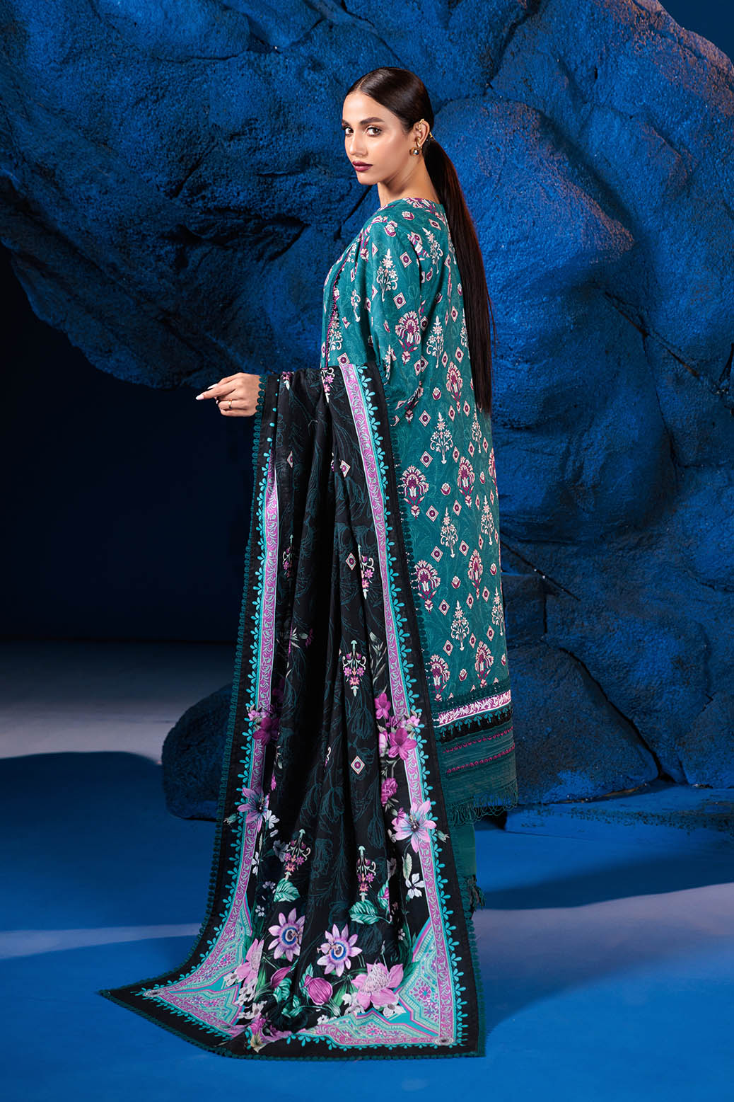 Bonanza Satrangi | Kay A King 3 Pc (2W24BP3P33)