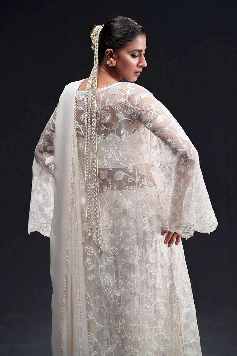 MNR | Chai Coffee Luxury Pret | Dream S White