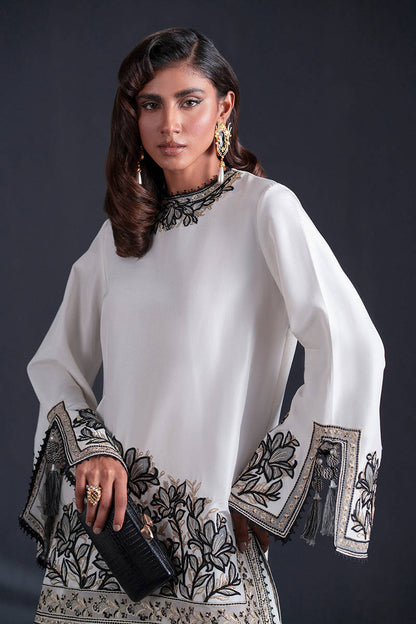 MNR | Chai Coffee Luxury Pret | Silken Tea L White