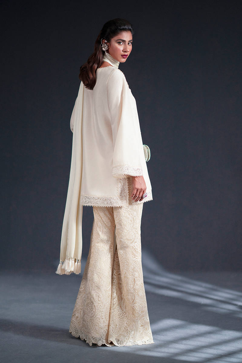 MNR | Chai Coffee Luxury Pret | Saffron Pearl S Ivory
