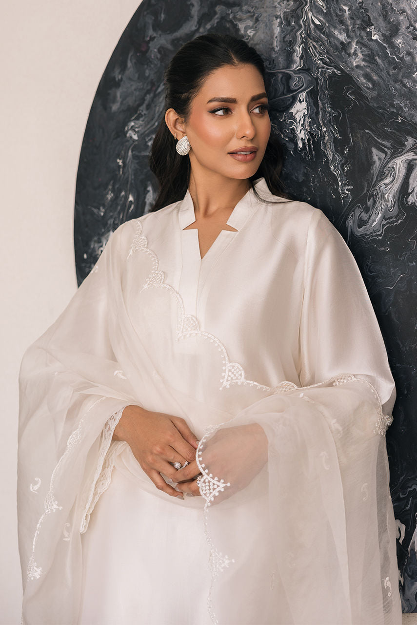 Deepak Perwani | Eid Edit 25 | Kut333 L White Sheesha Silk