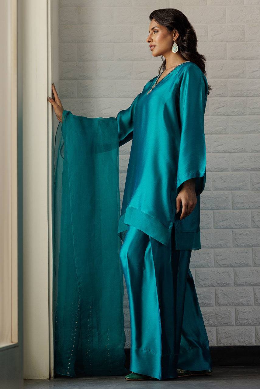 Deepak Perwani | Summer Festive 25 | Kut354 - Pakistani Designer Dress - by Deepak Perwani | Type: Ladies Clothes - 100% Original at Saira Sultan