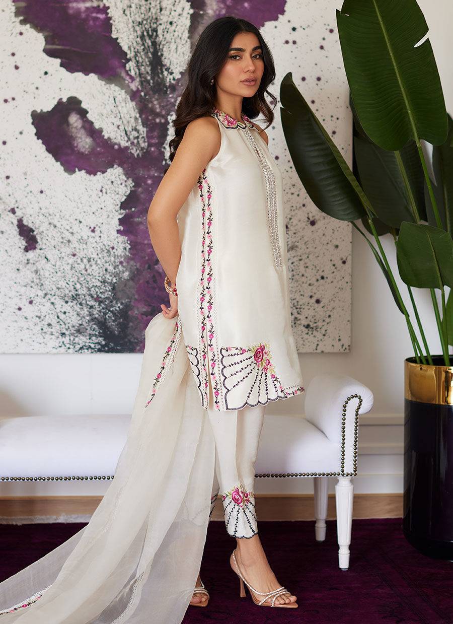 Farah Talib Aziz | Luna Eid Collection 24 | GENEVIVE PEARL WHITE - Pakistani Designer Dress - by Farah Talib Aziz | Type: Luxury - 100% Original at Saira Sultan