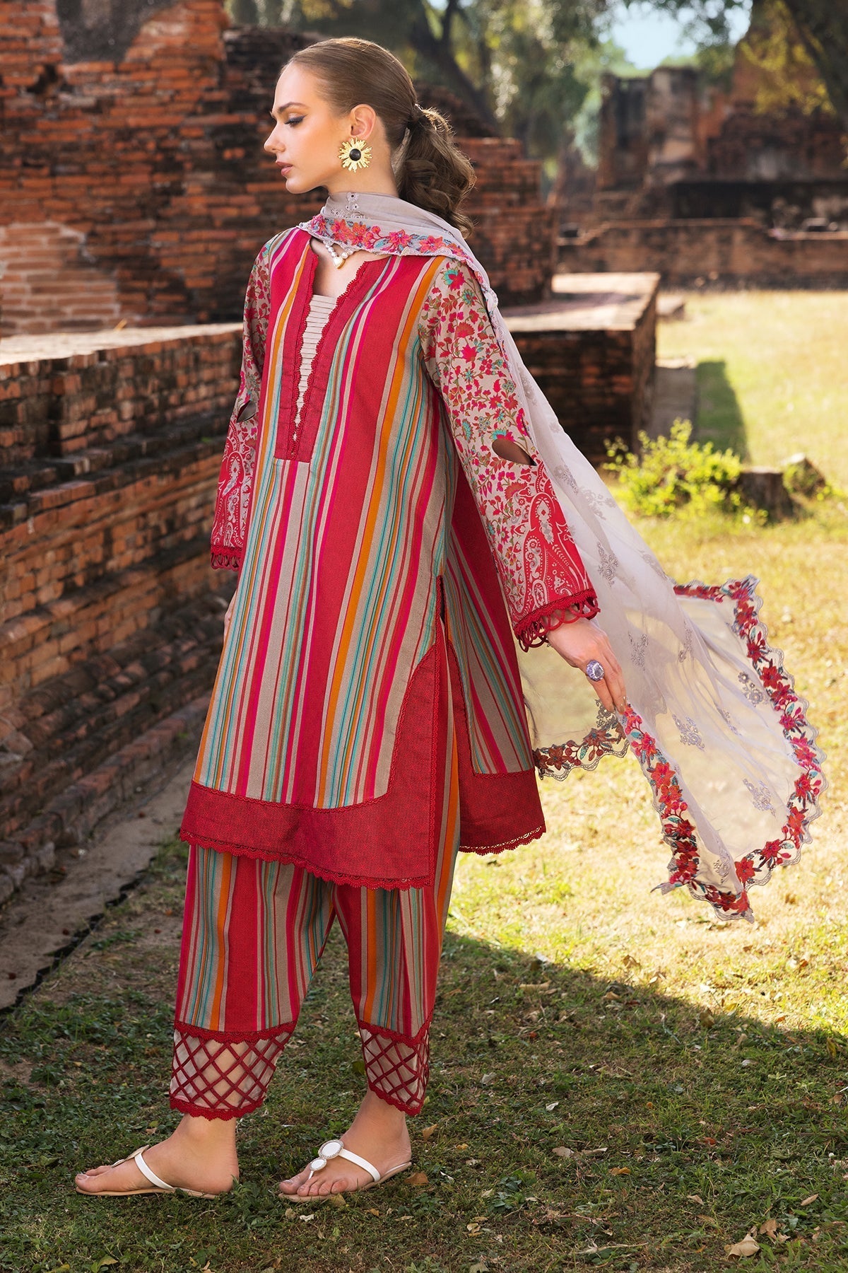 Charizma | Print Melody 25 | PM5-05 XL Red Lawn