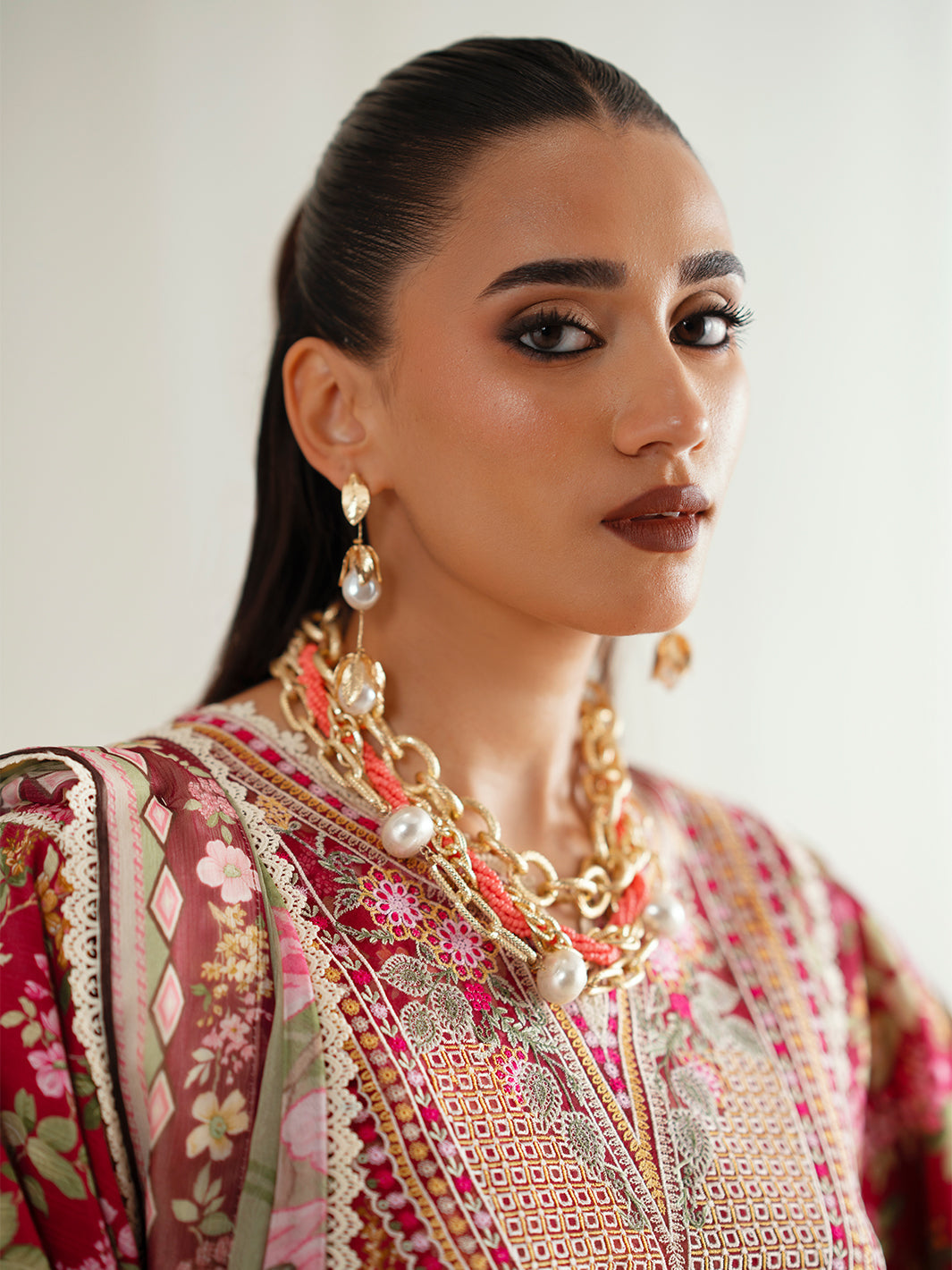 Bin Ilyas | Eres Bonita Viscose 25 | 1107-B - Pakistani Designer Dress - by Bin Ilyas - Type : Ladies Clothes - 100% Original at Saira Sultan
