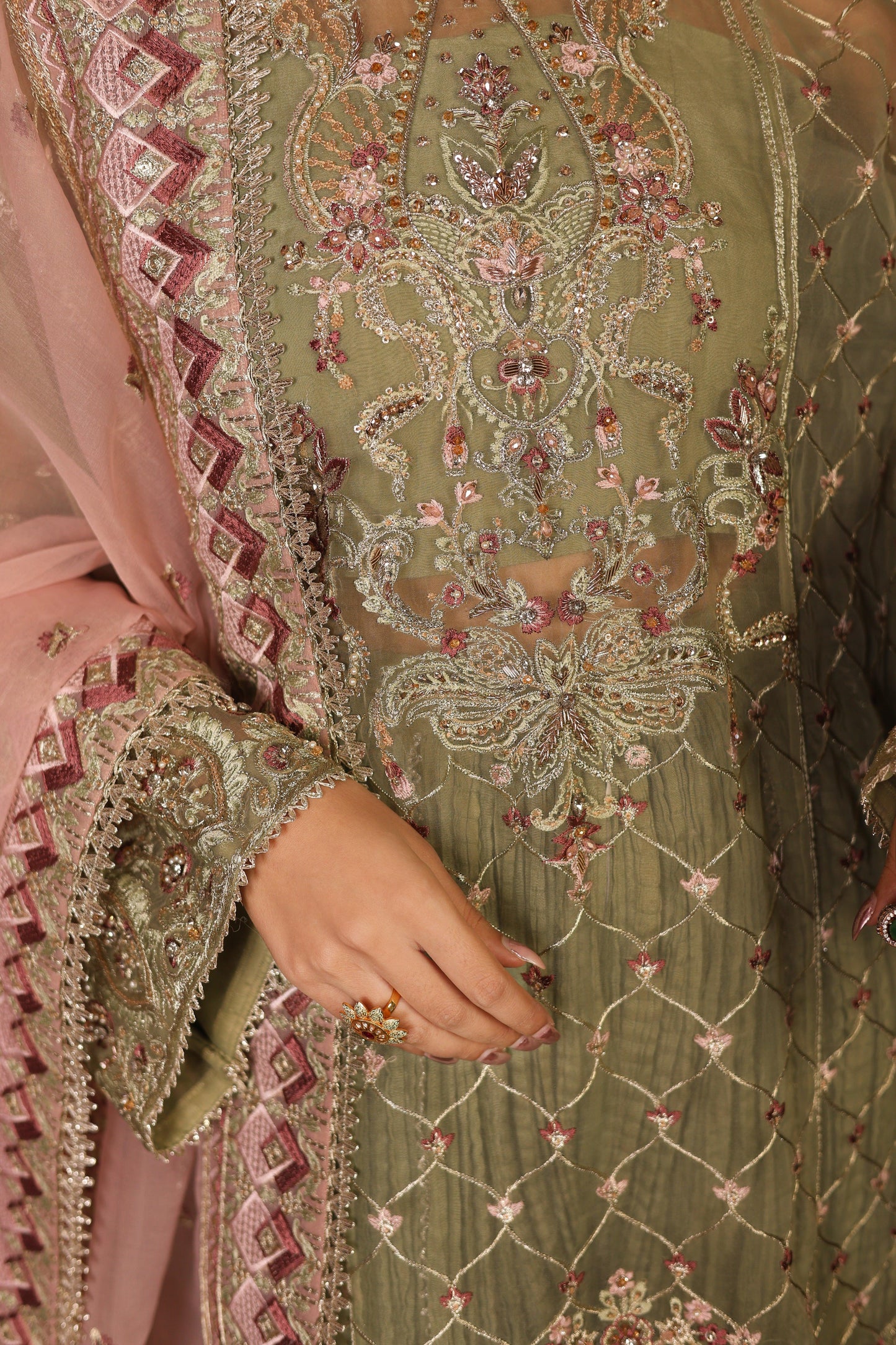 Imran Ramzan | Rubaru | Gull - Pakistani Designer Dress - by Imran Ramzan | Type: Clothing - 100% Original at Saira Sultan