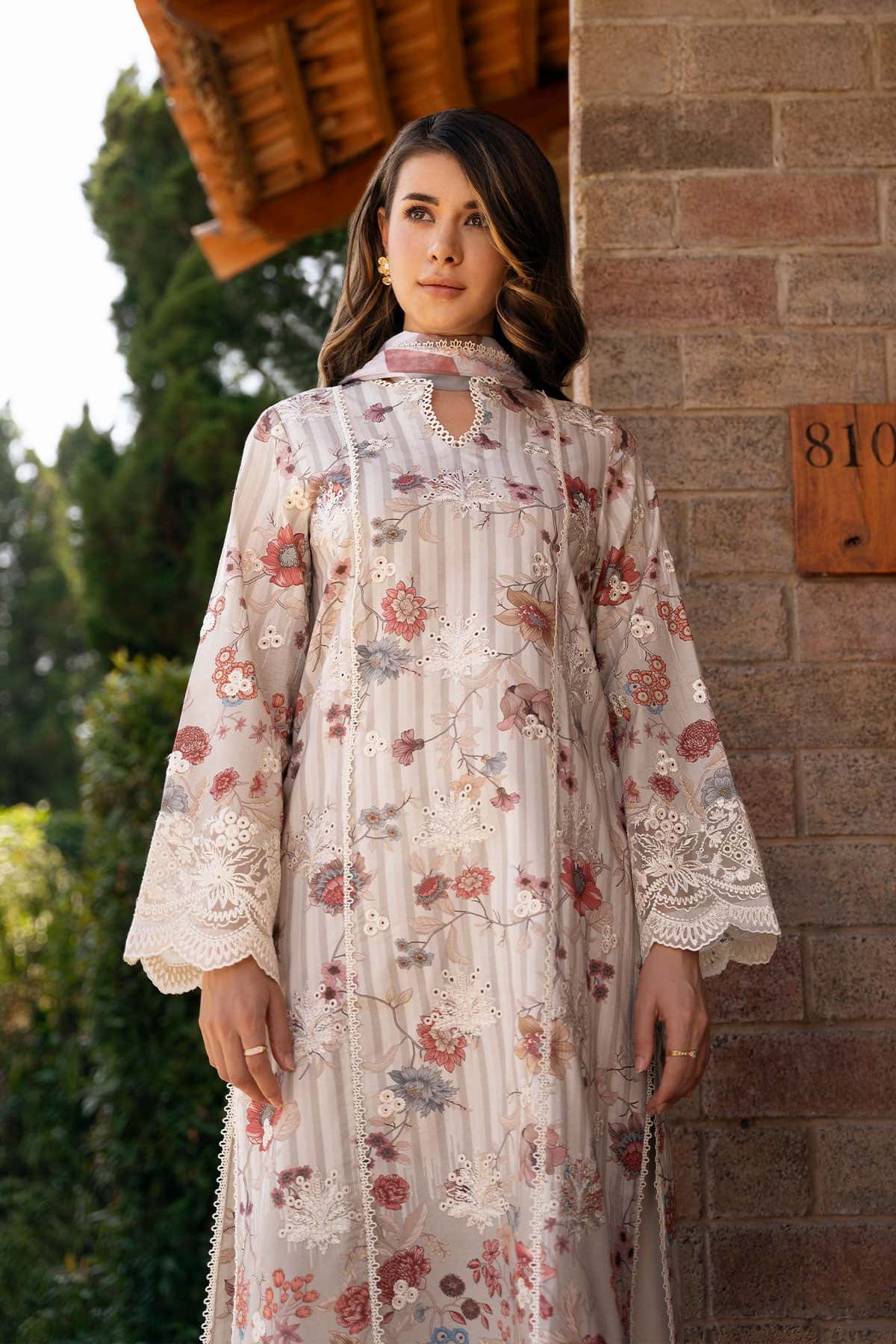 Afrozeh | Damask The Holiday Edit 25 | Azara A M Gray Lawn