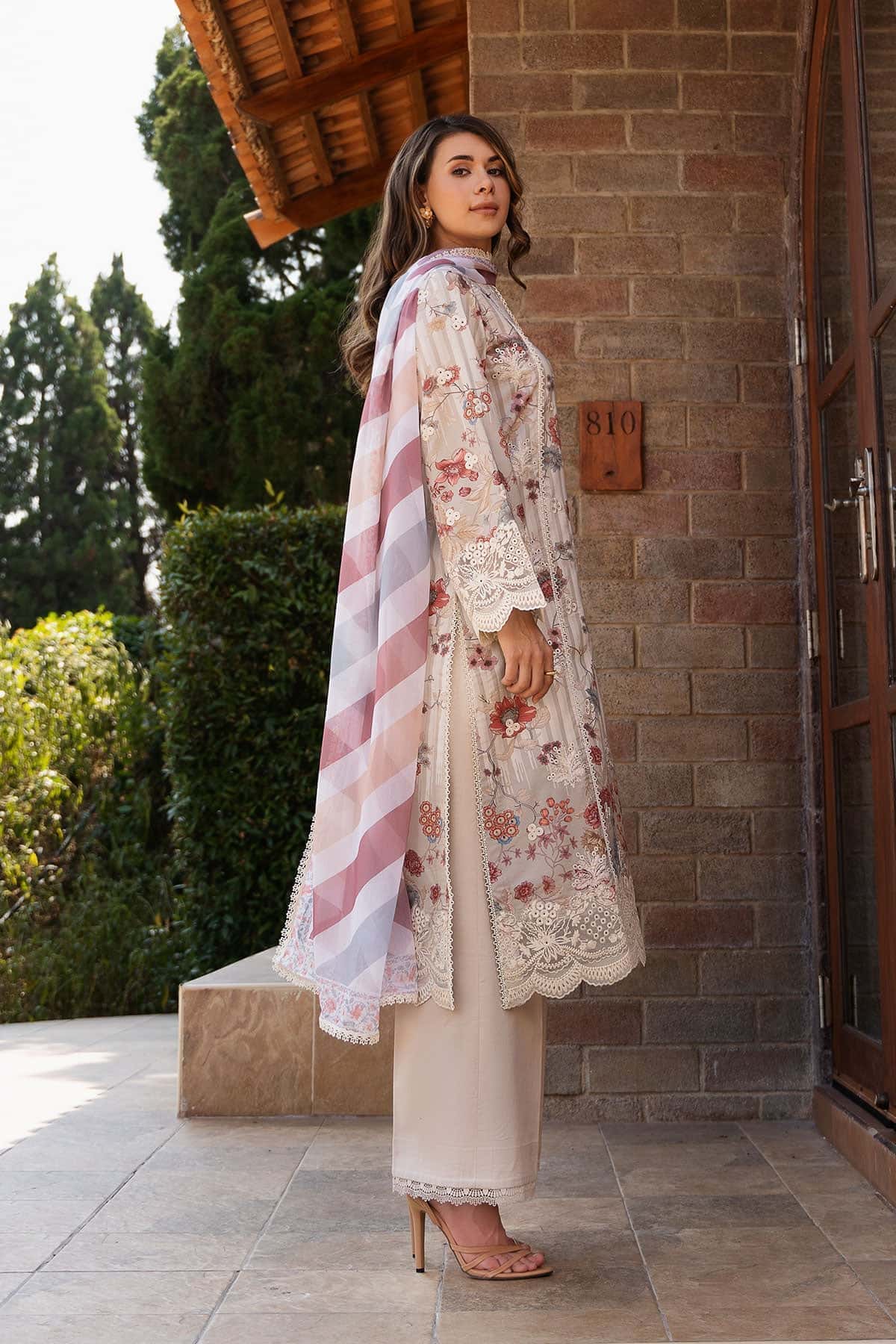 Afrozeh | Damask The Holiday Edit 25 | Azara A S Gray Lawn