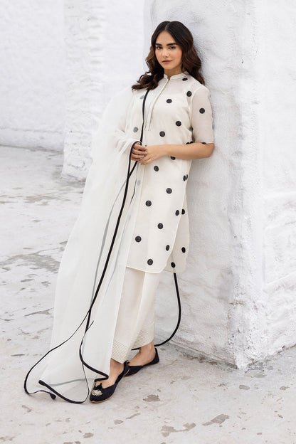 Erum Khan | Ramadan Edition | Elara M White Cotton Karandi
