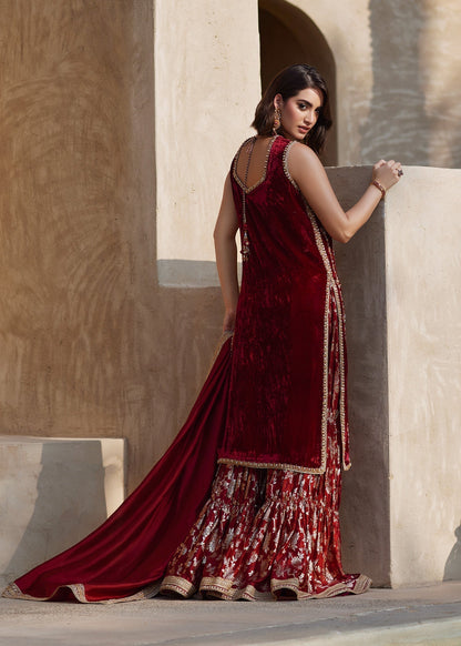 Kanwal Malik | Laira Formals | Aline S Maroon Velvet