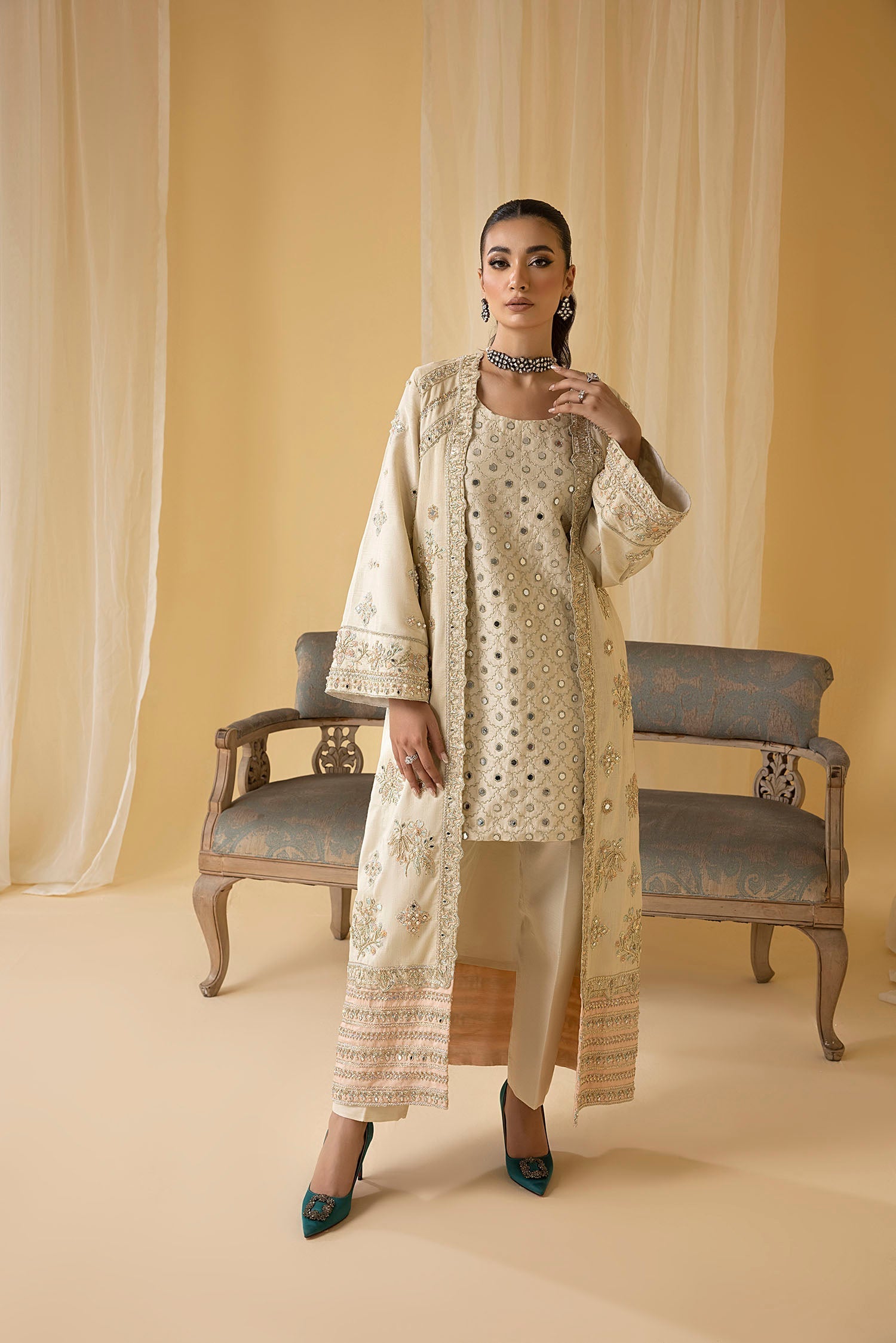 Nuriyaa | Luxe Formals | Iris