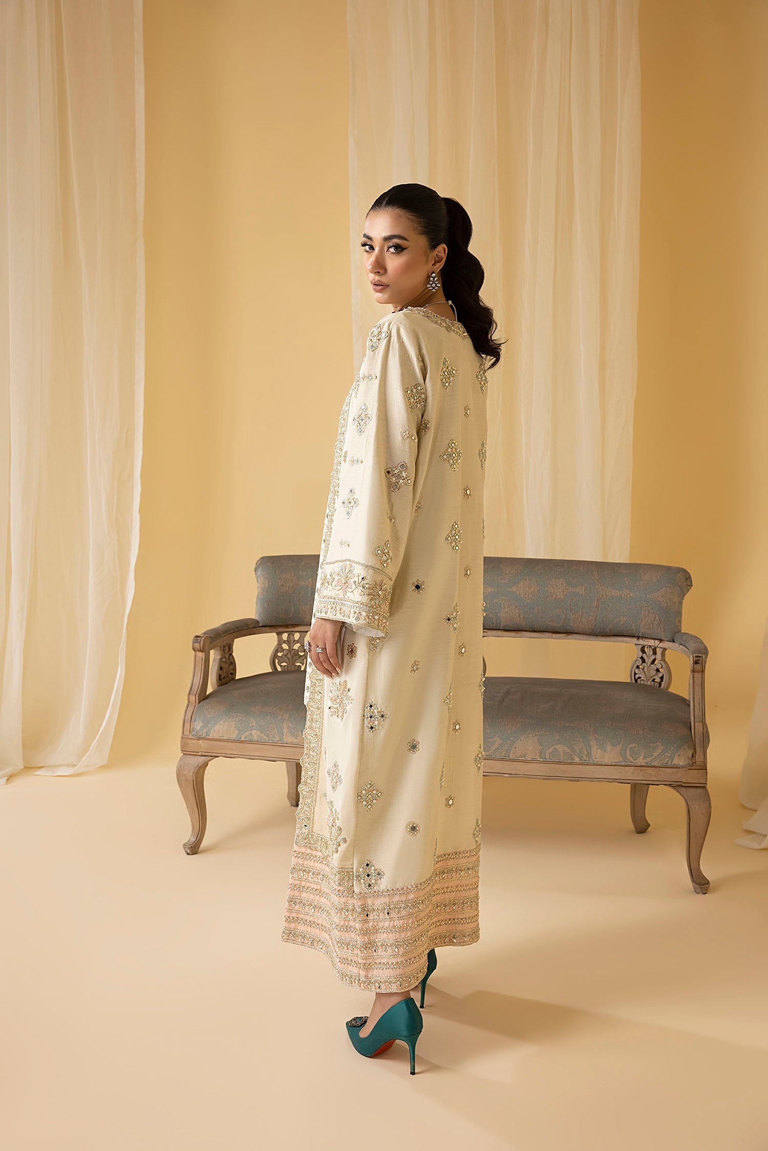 Nuriyaa | Luxe Formals | Iris