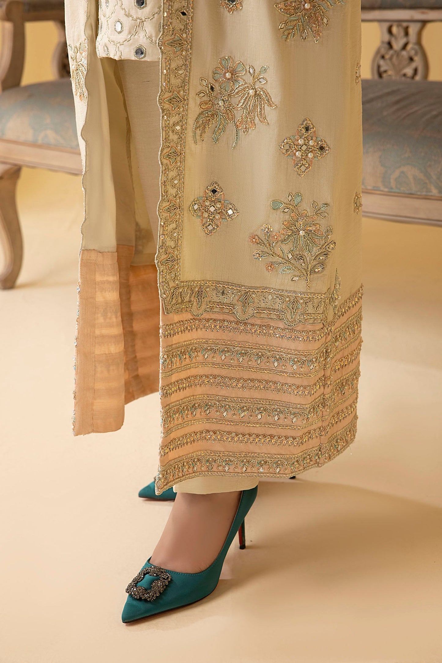 Nuriyaa | Luxe Formals | Iris
