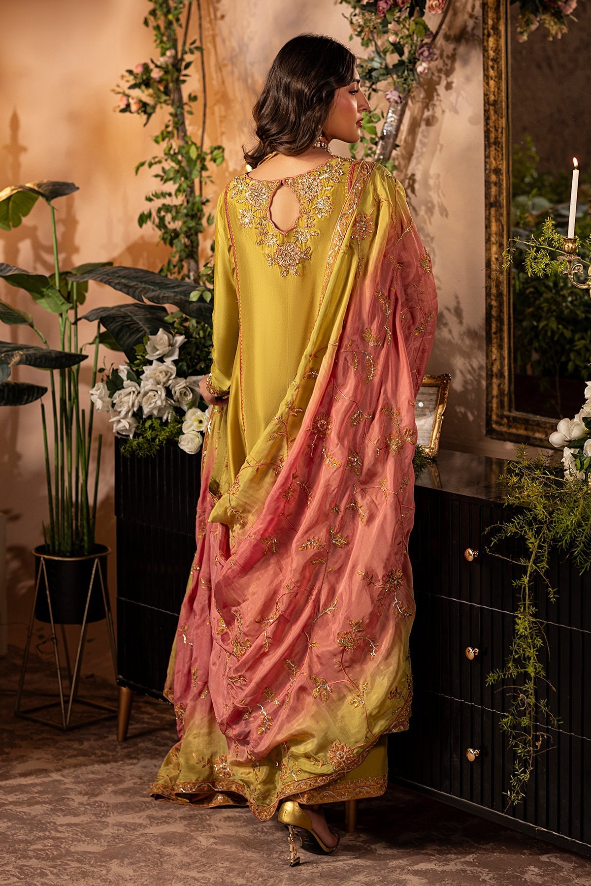 Mina Kashif | Loona Lawn 25 | Topaz S Old Gold Tussar Silk