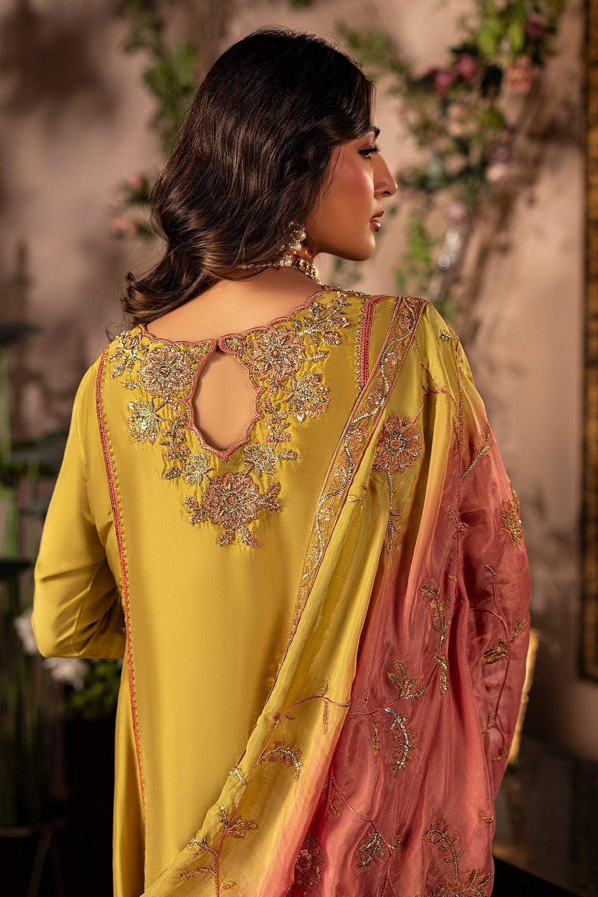 Mina Kashif | Loona Lawn 25 | Topaz M Old Gold Tussar Silk